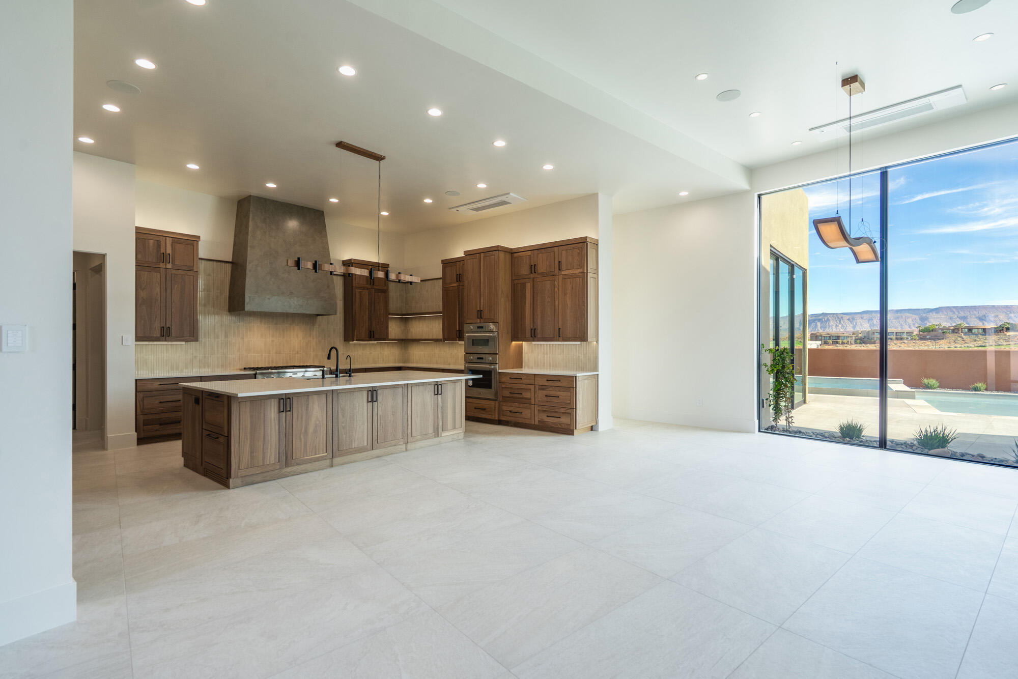 ESTATES AT SAND HOLLOW - Residential