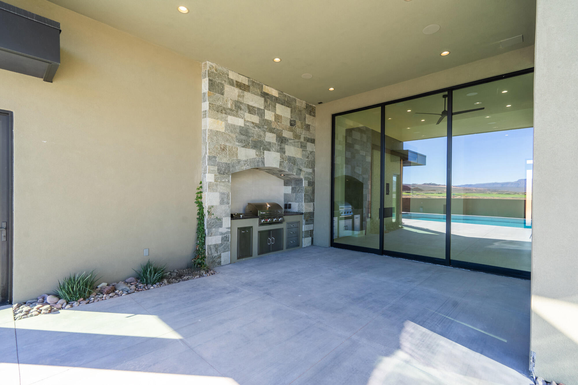 ESTATES AT SAND HOLLOW - Residential