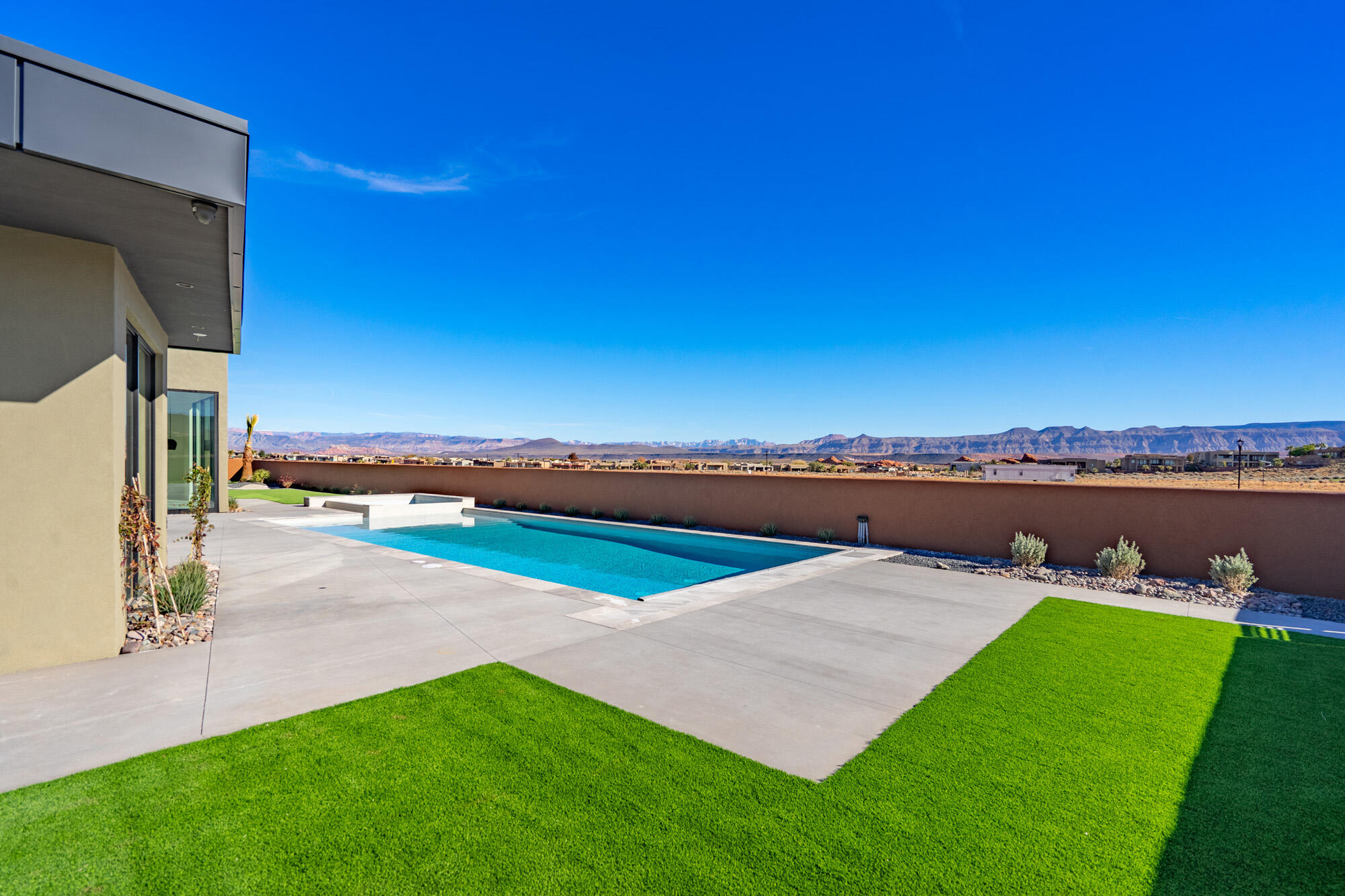 ESTATES AT SAND HOLLOW - Residential