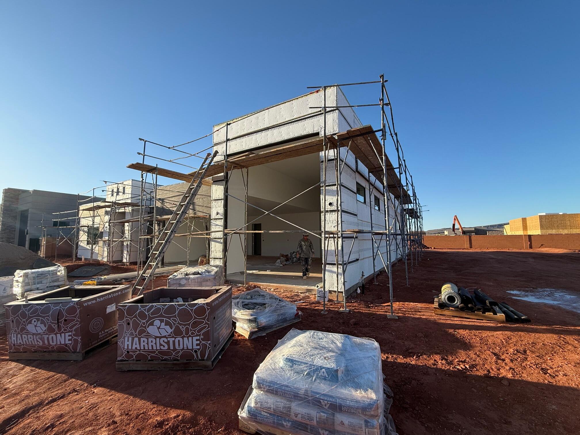 ONYX VALLEY - Residential