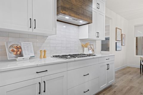 Tiny photo for 662 S 1800 W, Hurricane, UT 84737 (MLS # 26-271435)