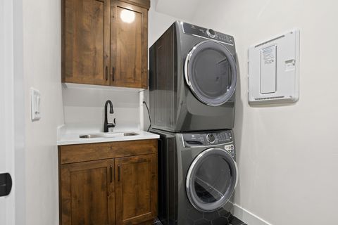 Tiny photo for 662 S 1800 W, Hurricane, UT 84737 (MLS # 26-271435)