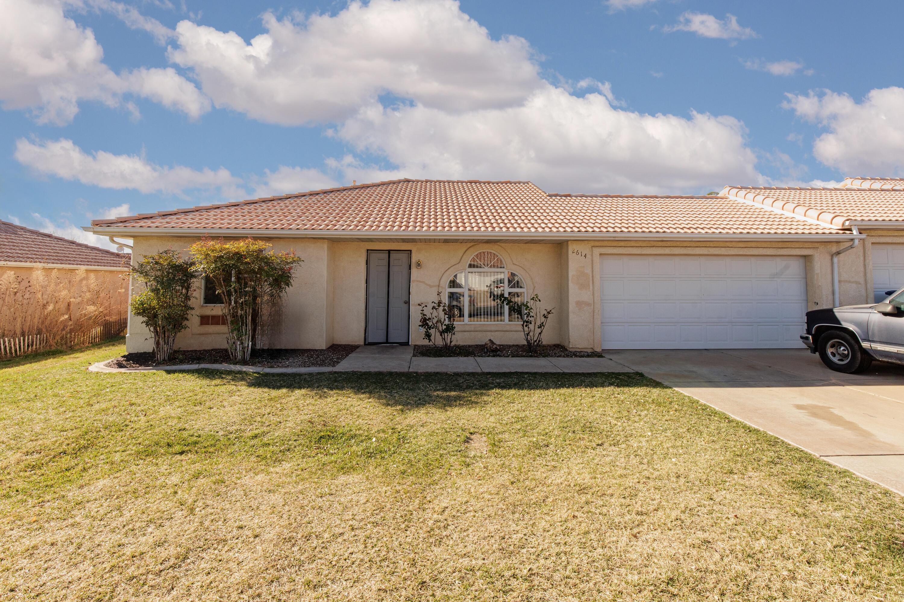 TWIN PALMS - Residential Income