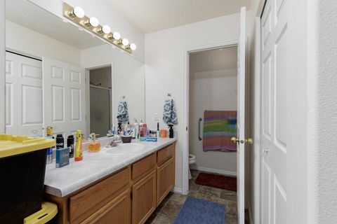 Tiny photo for 2614 E 620 N, Saint George, UT 84790 (MLS # 26-270351)
