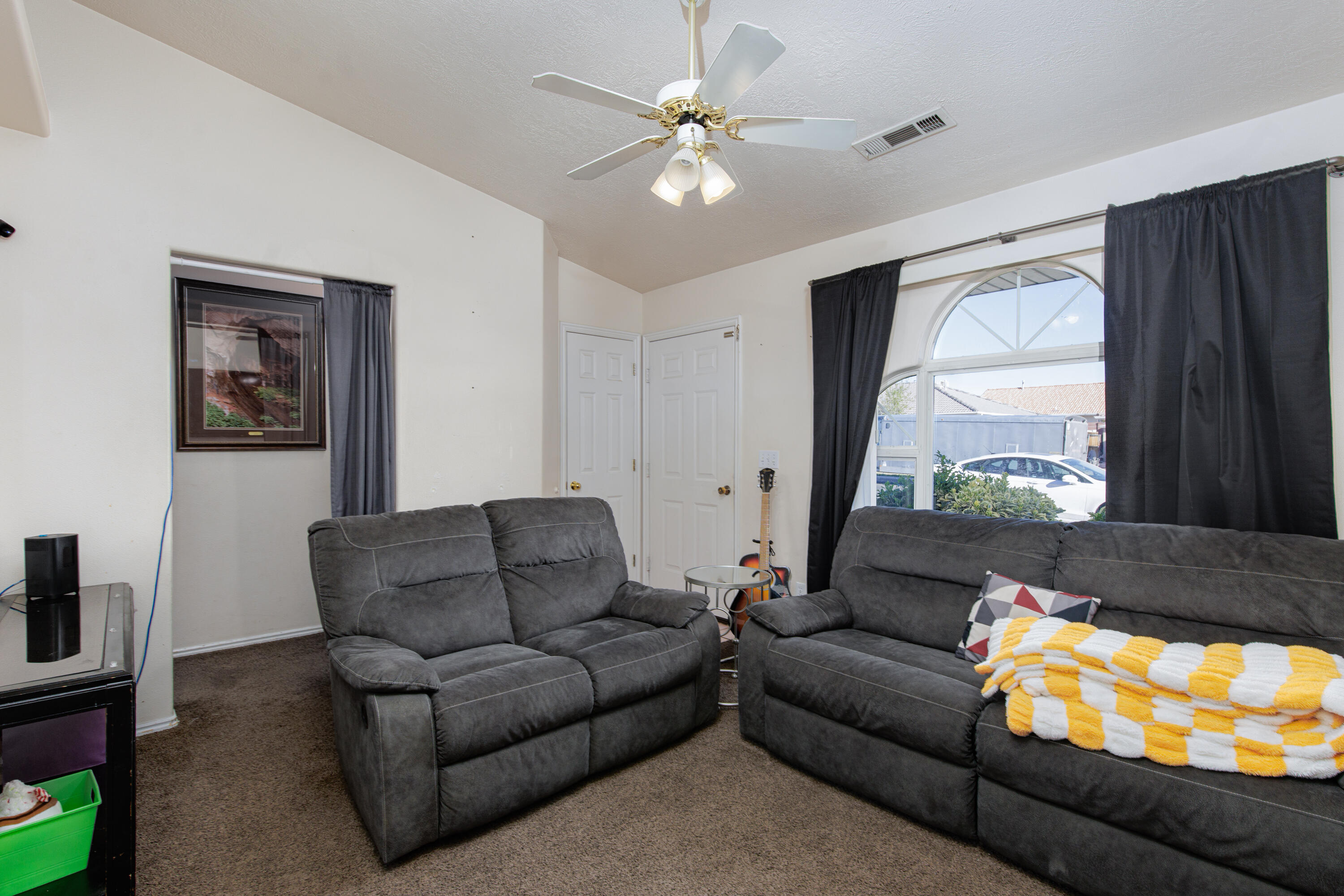 TWIN PALMS - Residential Income