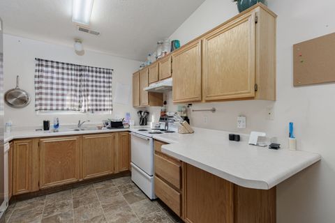 Tiny photo for 2614 E 620 N, Saint George, UT 84790 (MLS # 26-270351)