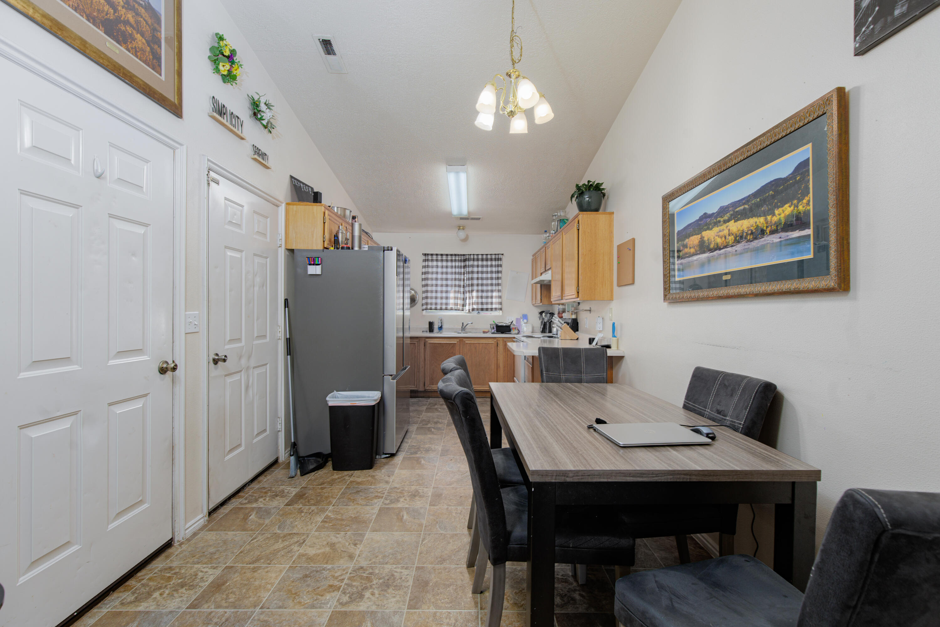 TWIN PALMS - Residential Income