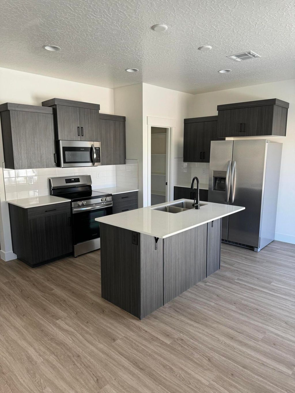 Photo of 5672 S DUEL LN, Saint George, UT 84790 (MLS # 26-272437)