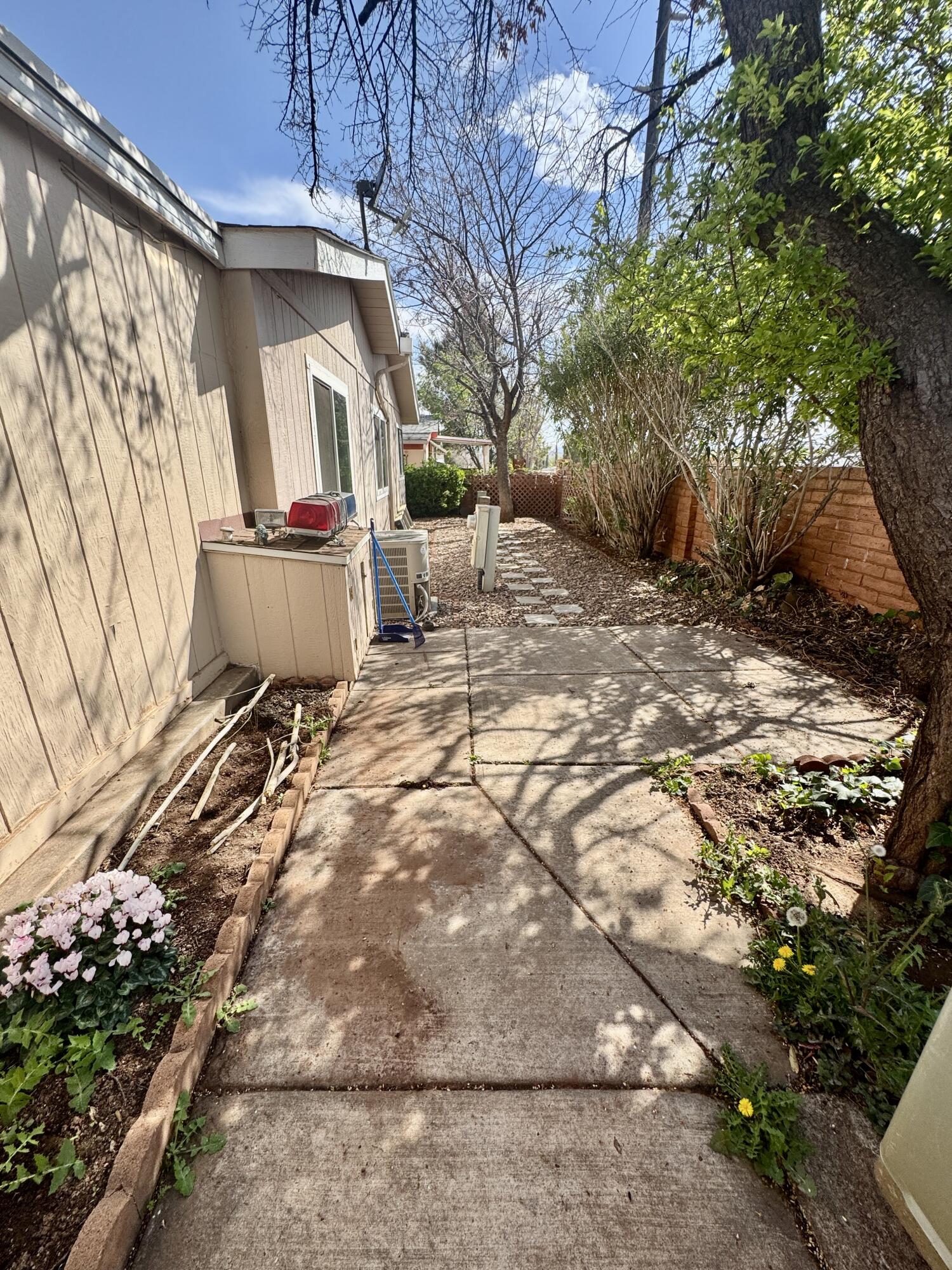 RAINBOW RIDGE MOBILE HOME PARK - Residential