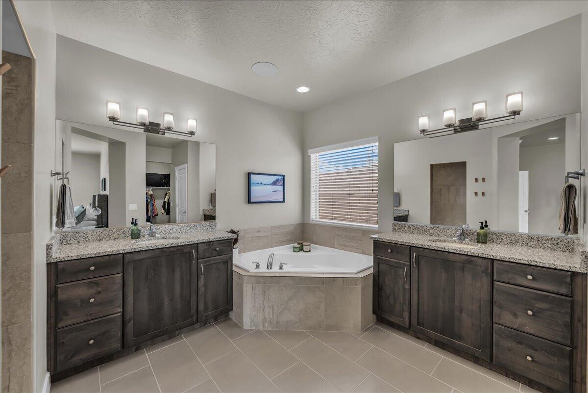 BROOKHAVEN FIELDS - Residential