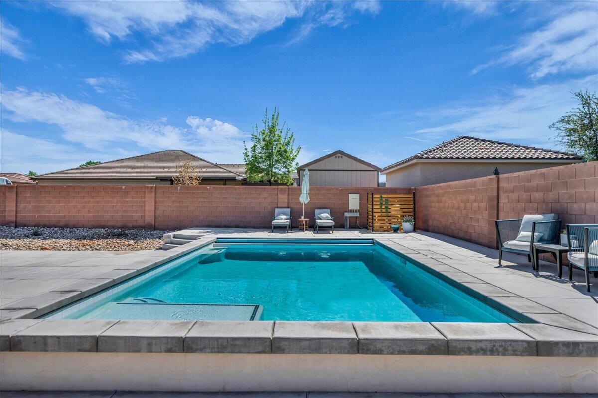 BROOKHAVEN FIELDS - Residential