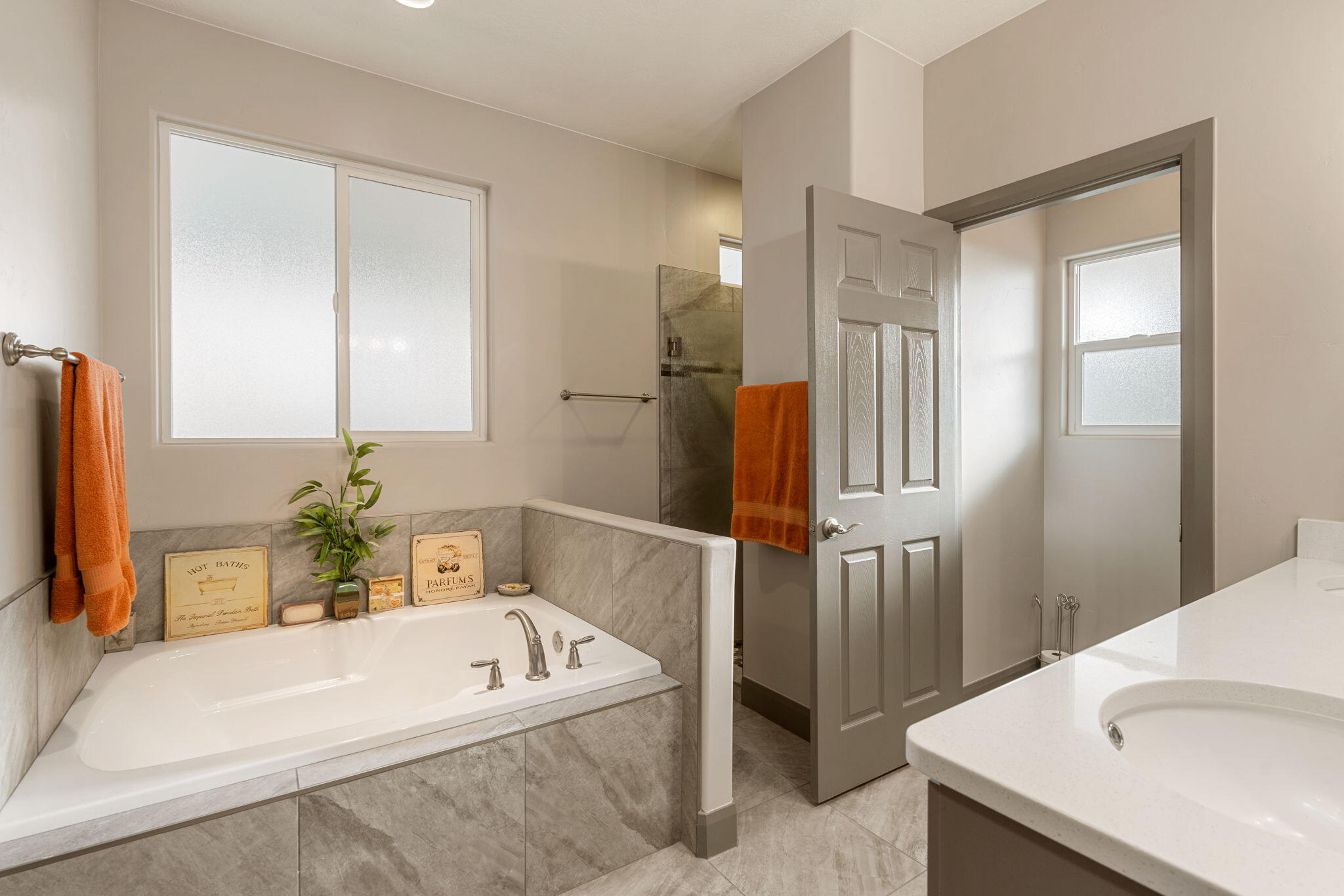 SKY RIDGE - Residential