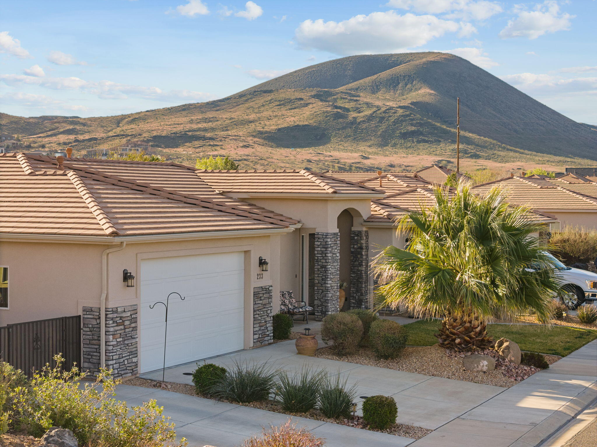 SKY RIDGE - Residential