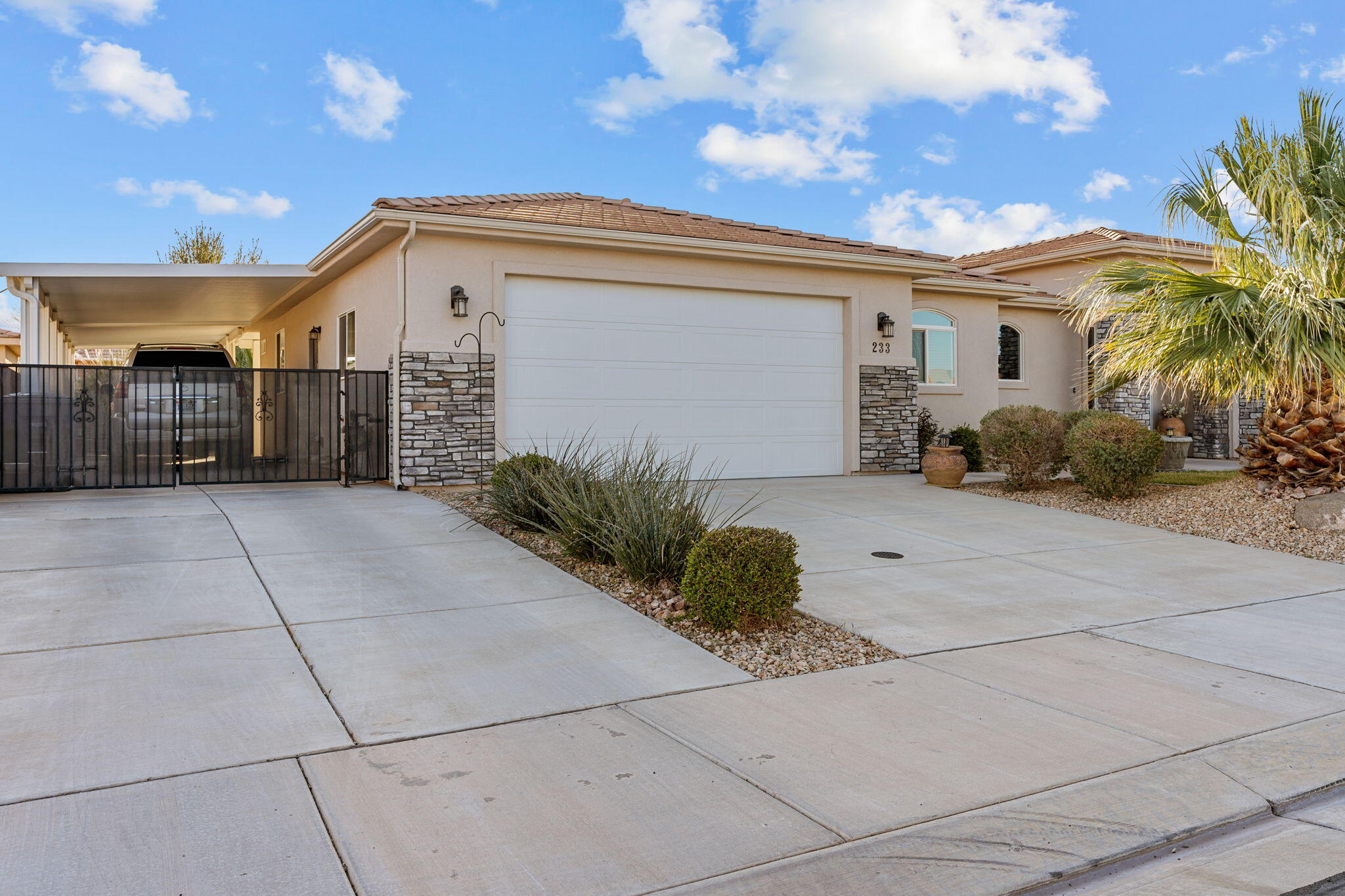 SKY RIDGE - Residential