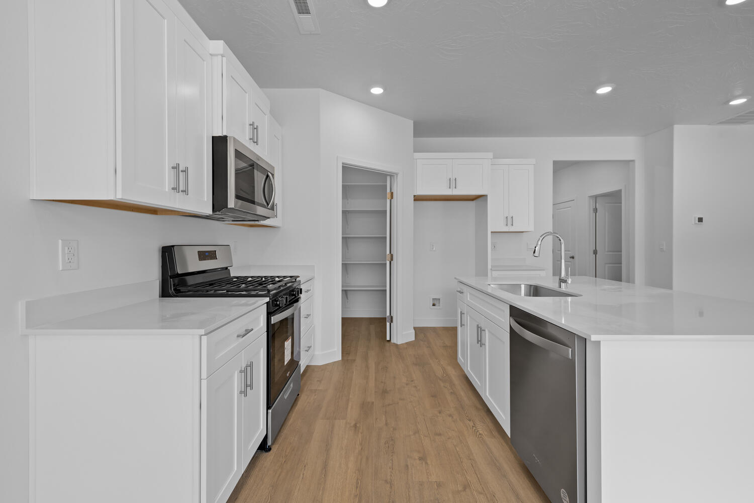 CORRAL HOLLOW AT LONG VALLEY - Residential