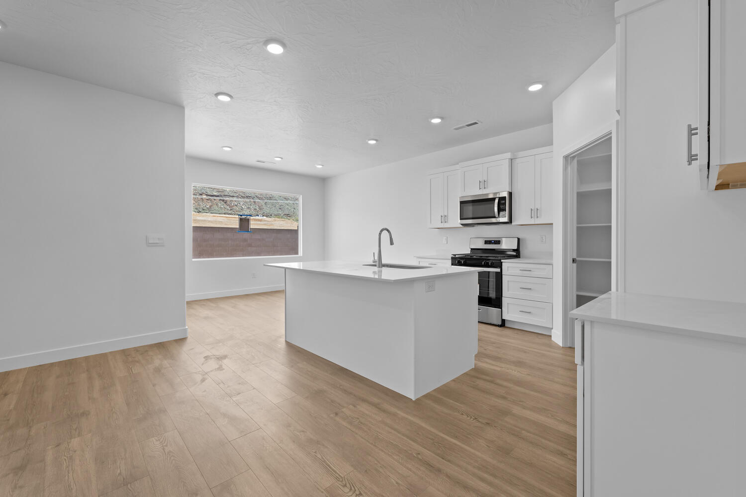 CORRAL HOLLOW AT LONG VALLEY - Residential