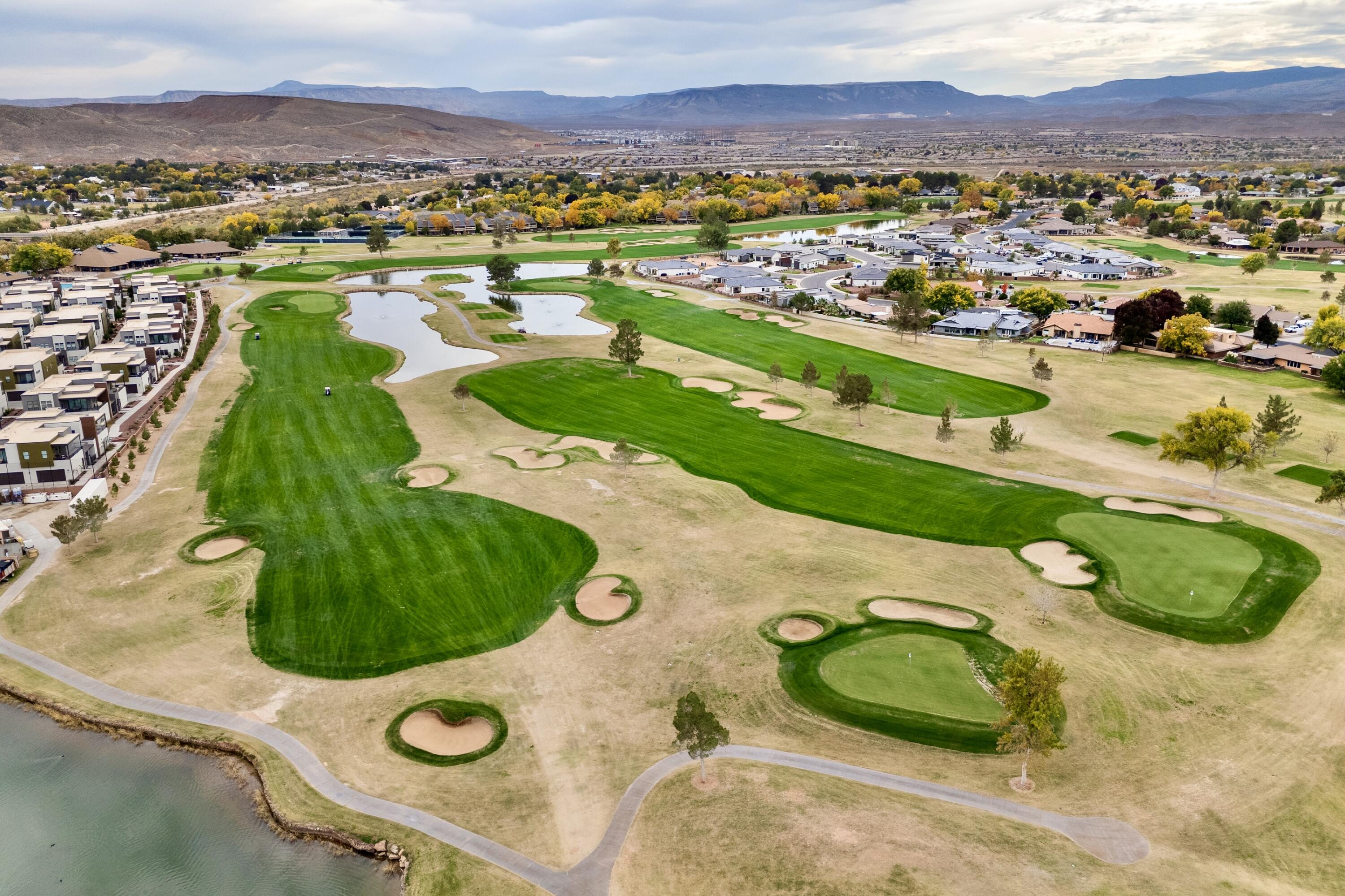 BLOOMINGTON COUNTRY CLUB - Residential