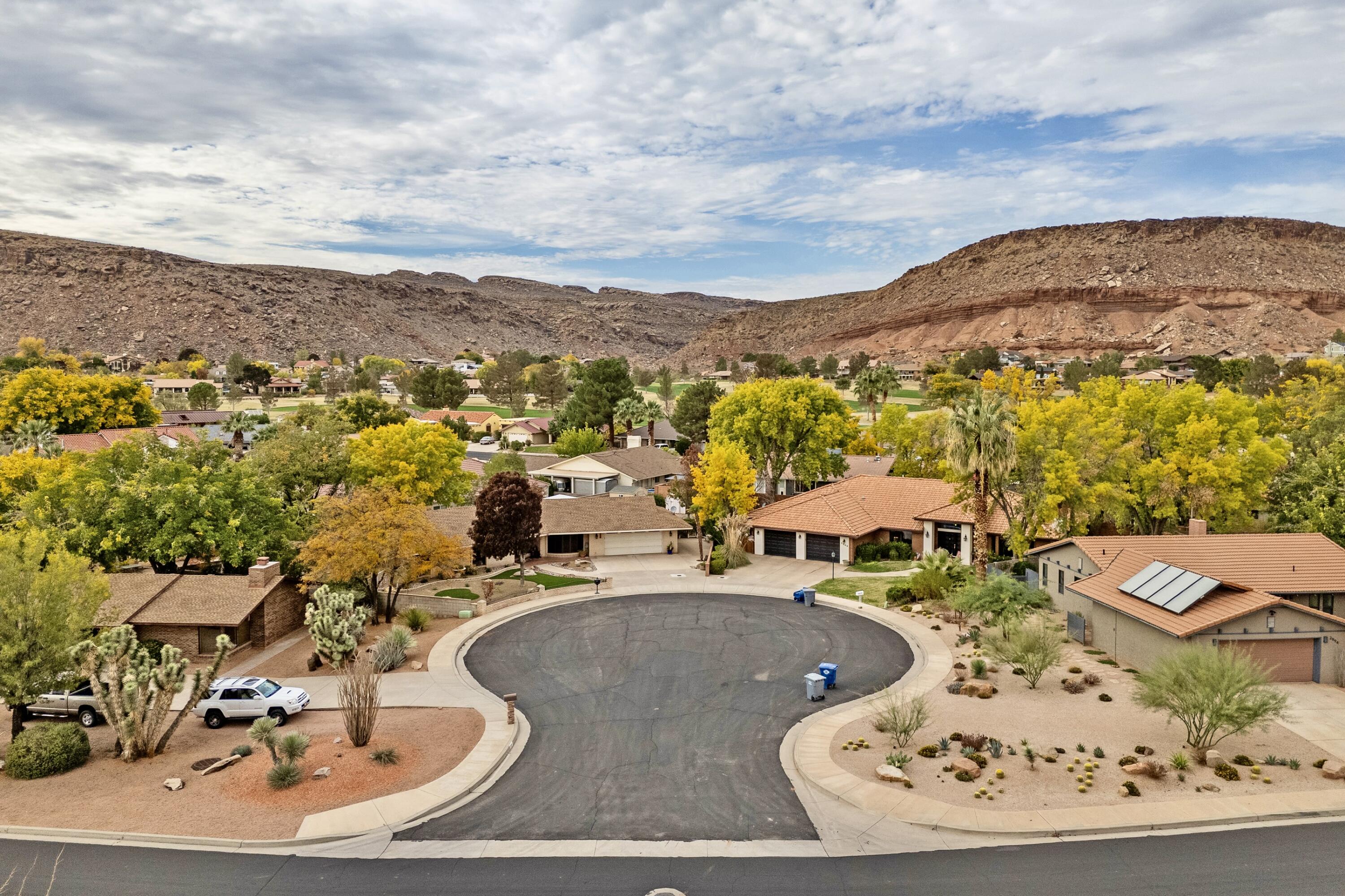 BLOOMINGTON COUNTRY CLUB - Residential