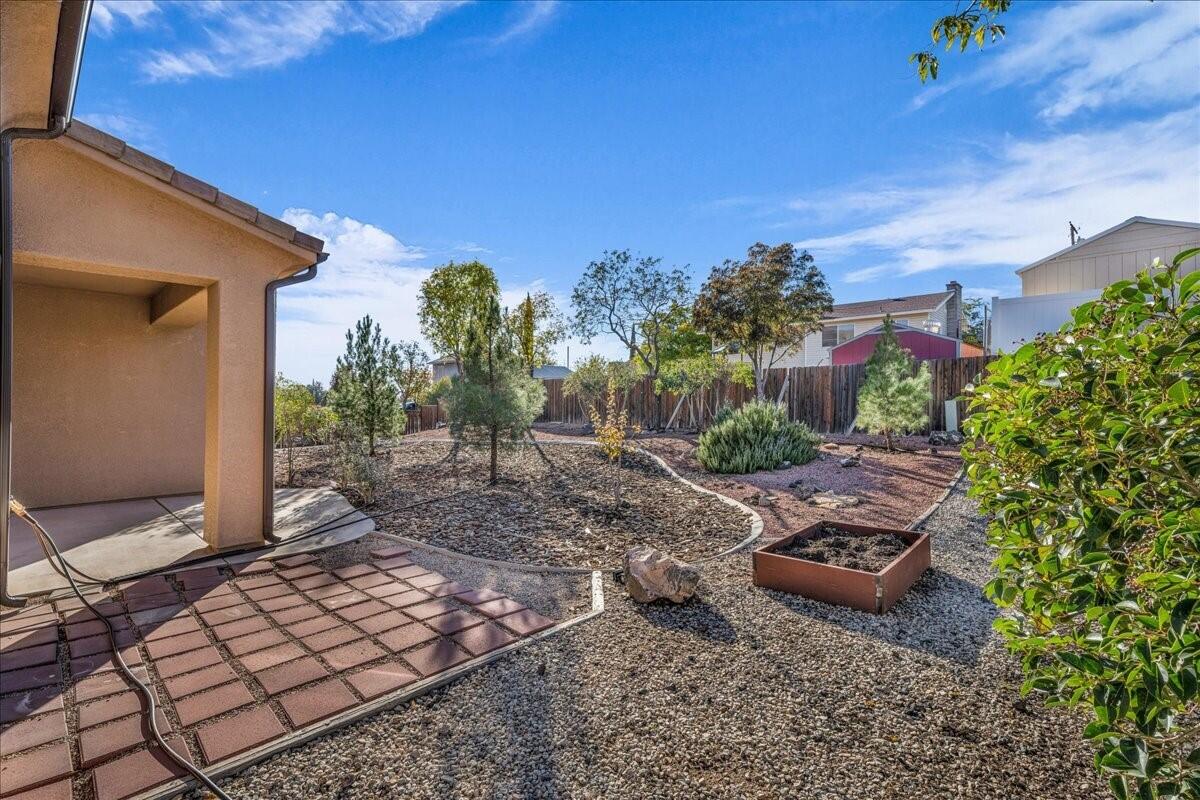 FALCON RIDGE - Residential