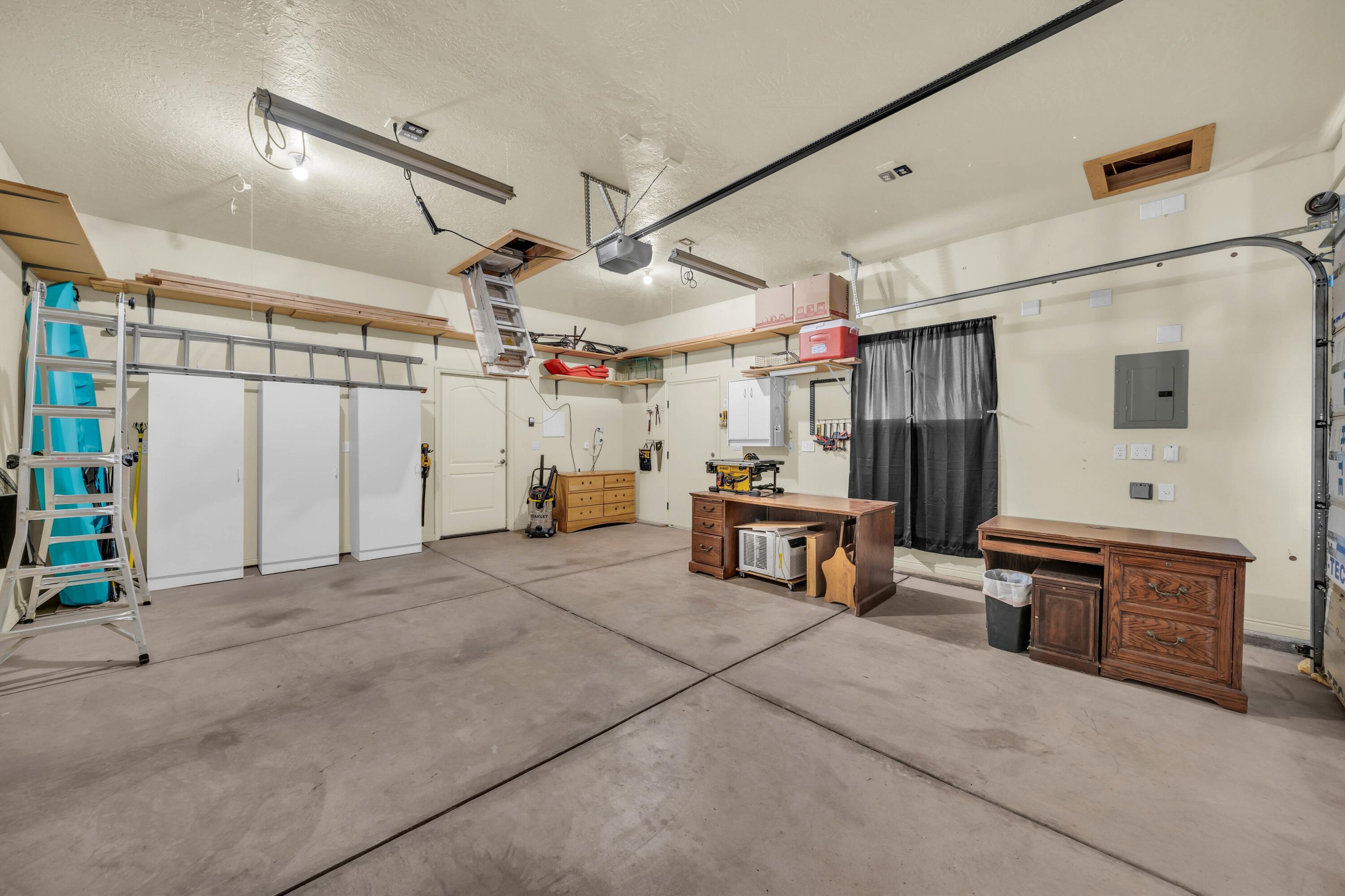 FALCON RIDGE - Residential