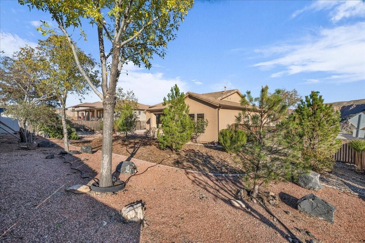 FALCON RIDGE - Residential