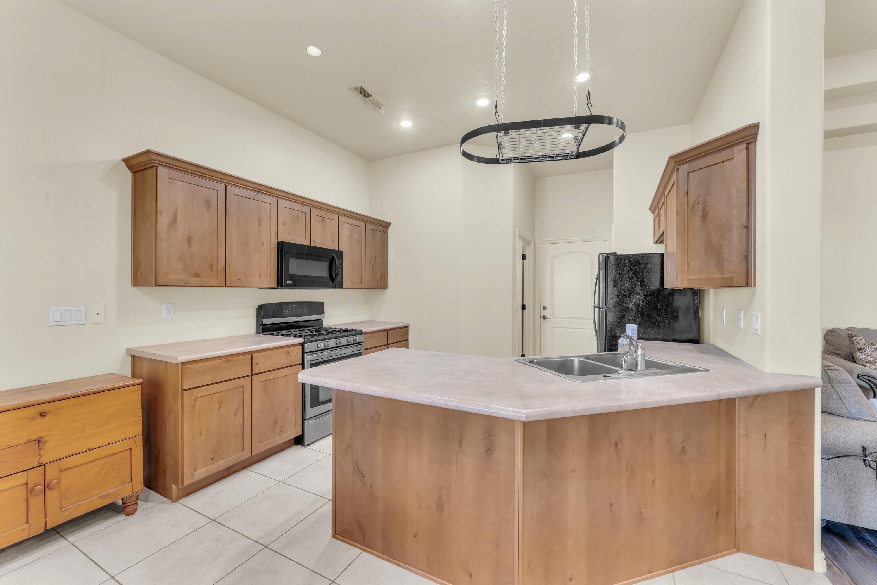 FALCON RIDGE - Residential