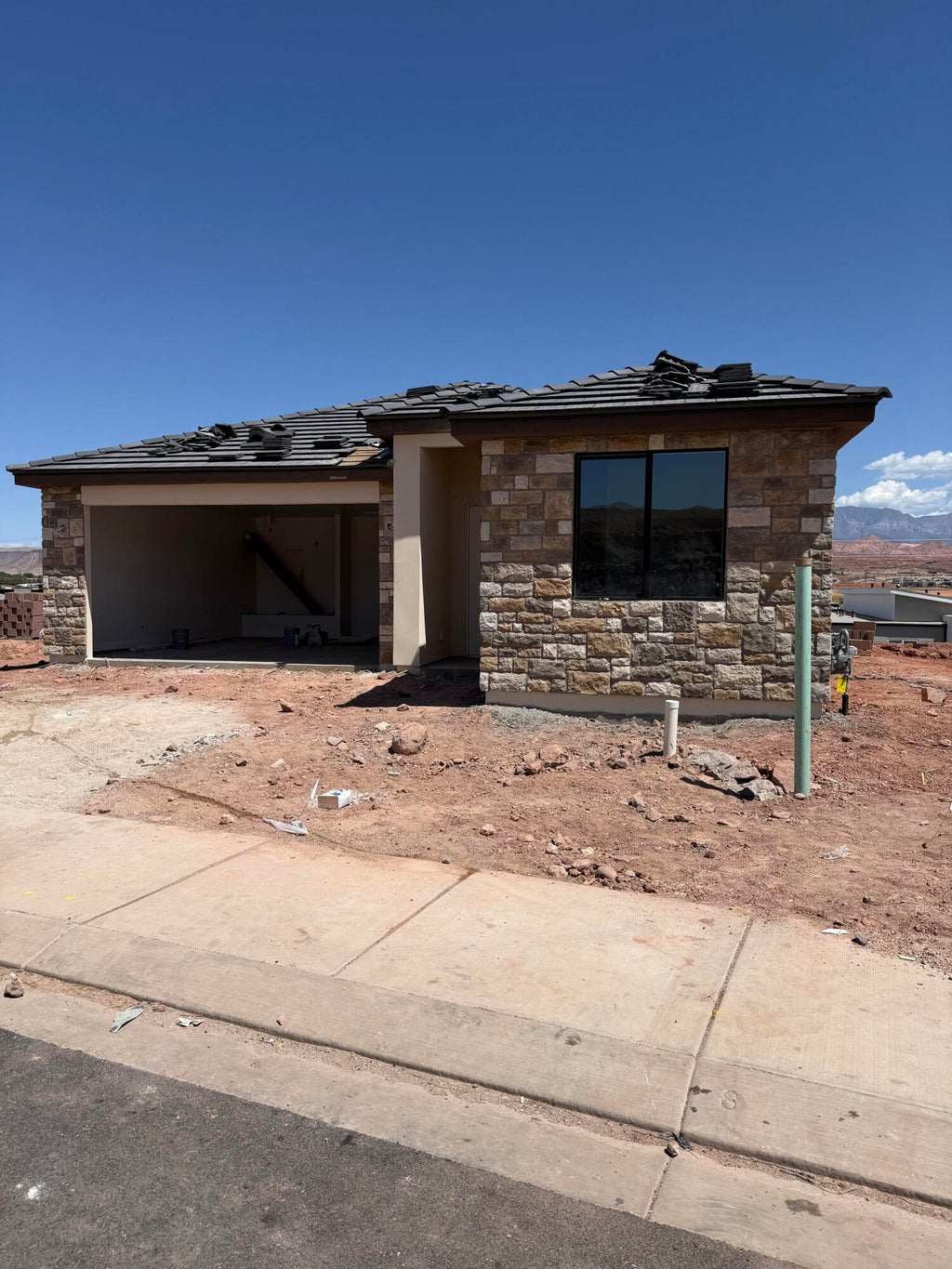 Photo of 907 E Coyote Crest DR, Washington, UT 84780 (MLS # 26-273791)