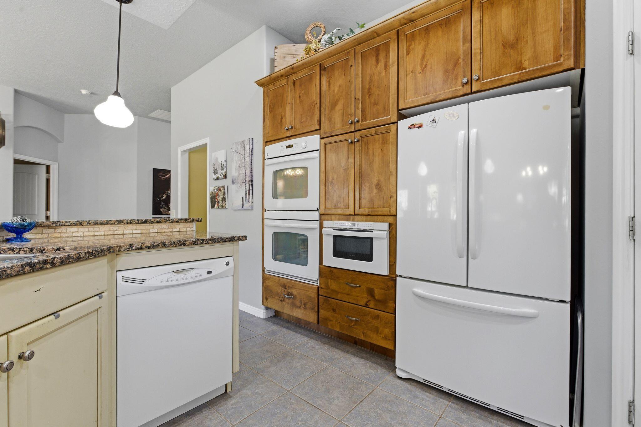 TRAIL RIDGE EST - Residential