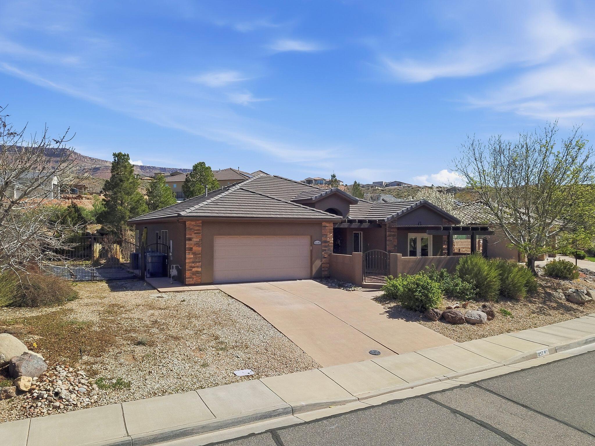 TRAIL RIDGE EST - Residential