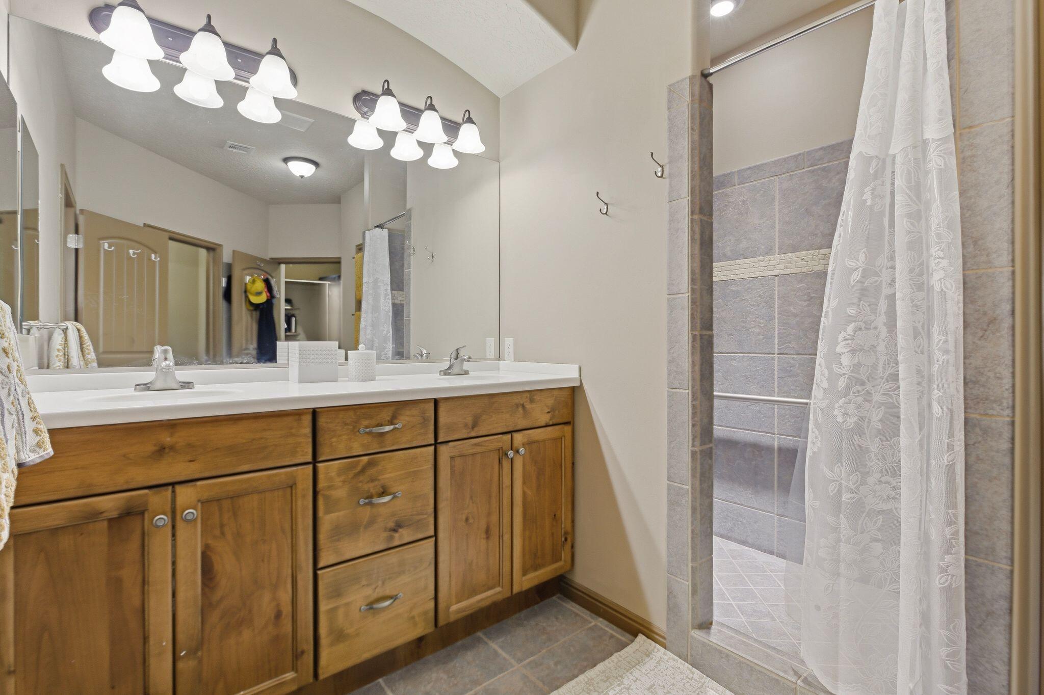 TRAIL RIDGE EST - Residential