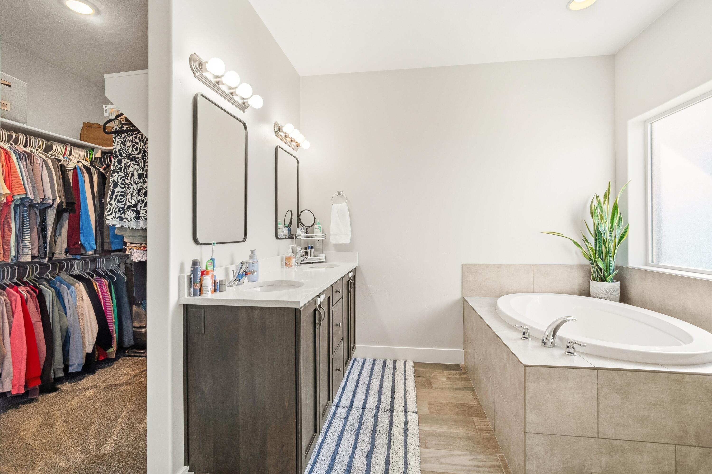 SAGE CANYON - Residential