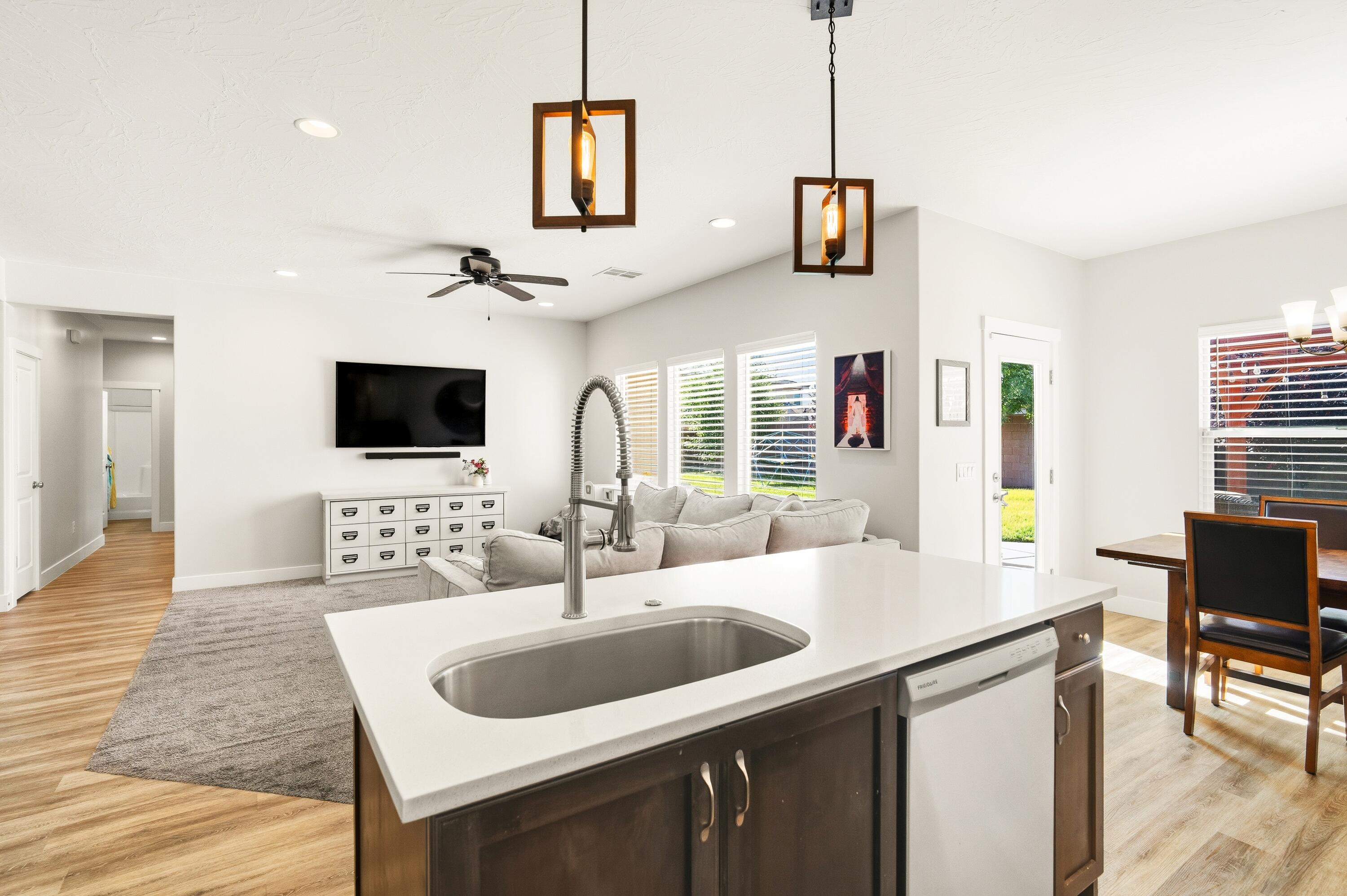 SAGE CANYON - Residential