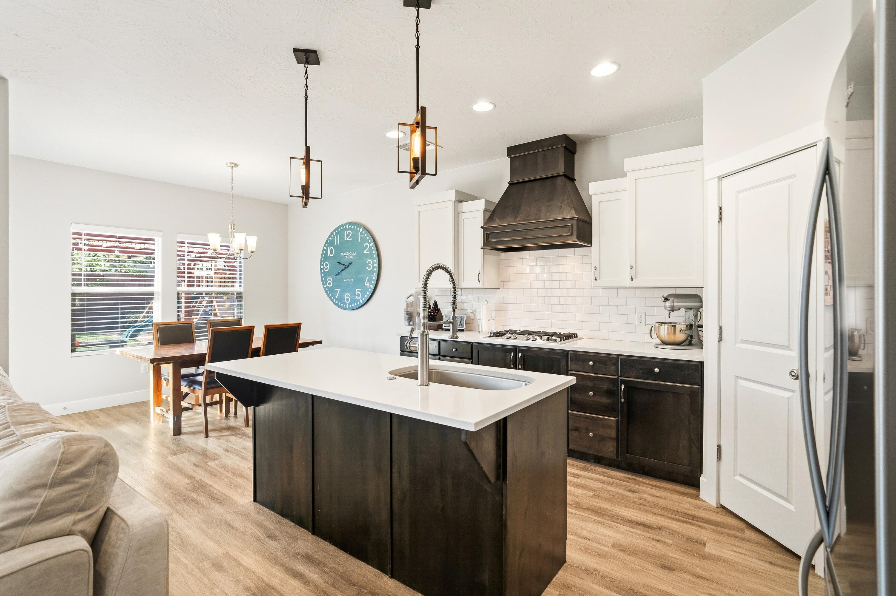 SAGE CANYON - Residential