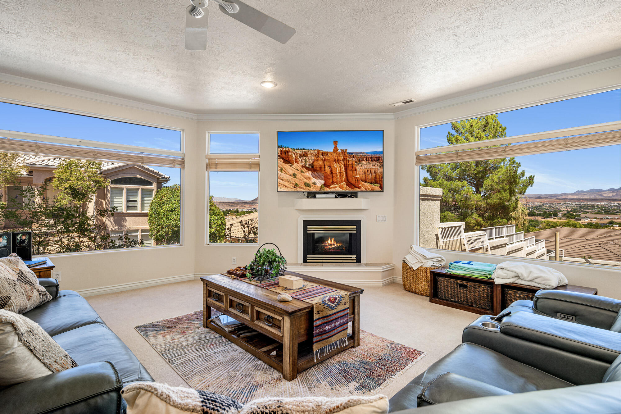 TAMARACK RIDGE ESTATES - Residential