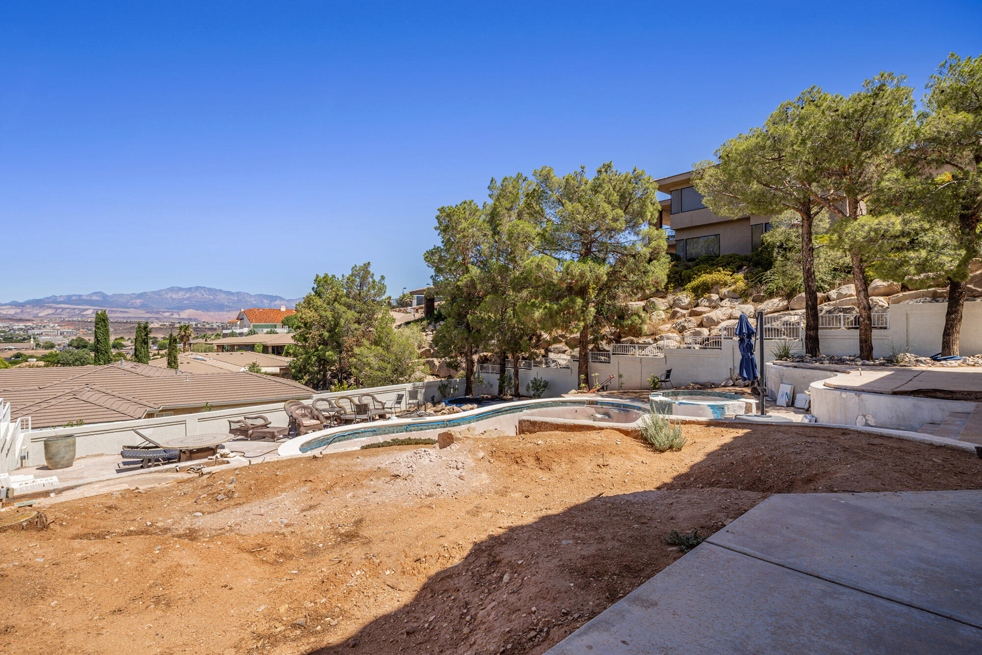 TAMARACK RIDGE ESTATES - Residential