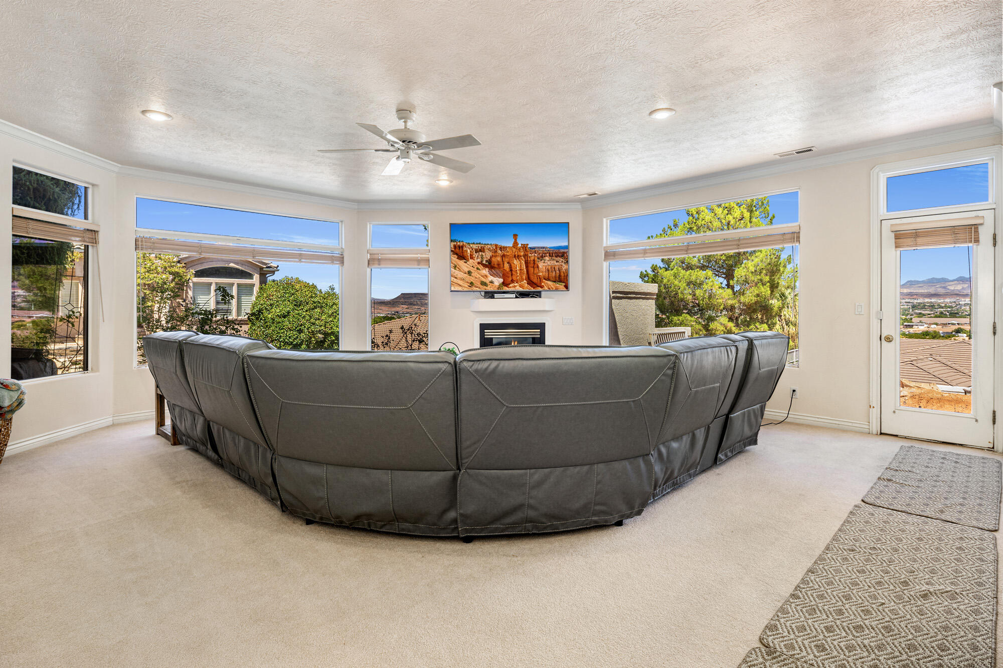 TAMARACK RIDGE ESTATES - Residential