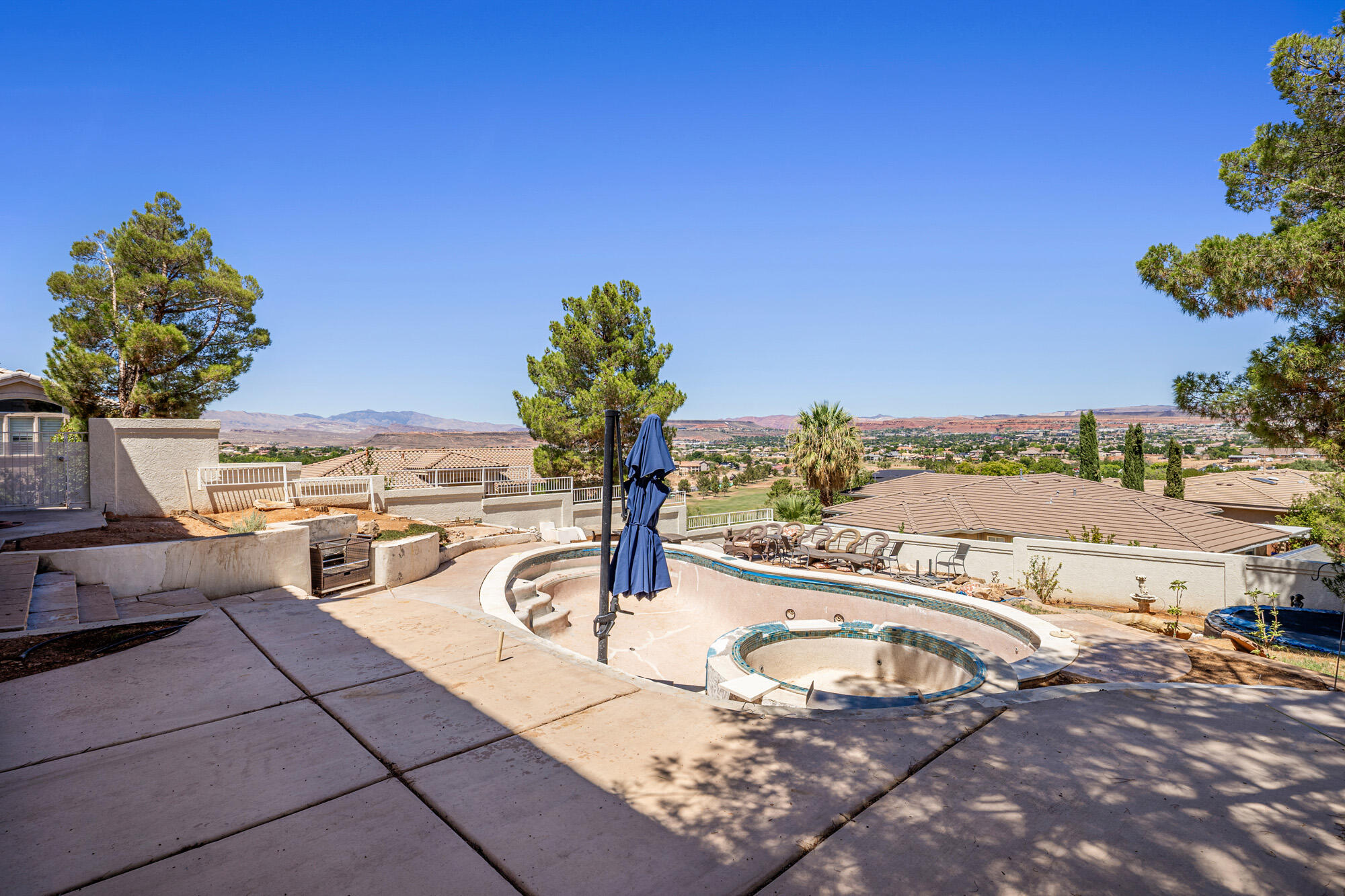 TAMARACK RIDGE ESTATES - Residential