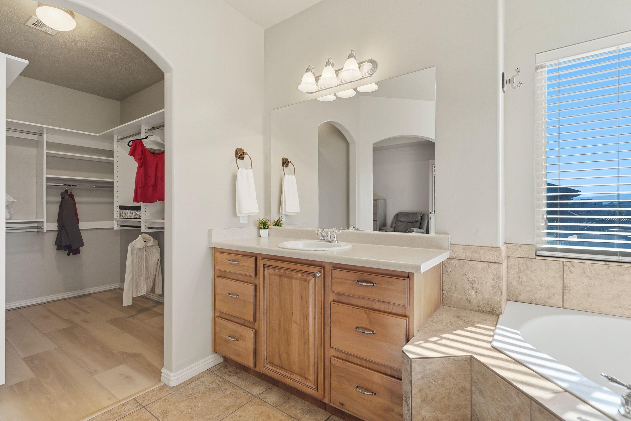 RED BUTTE - Residential