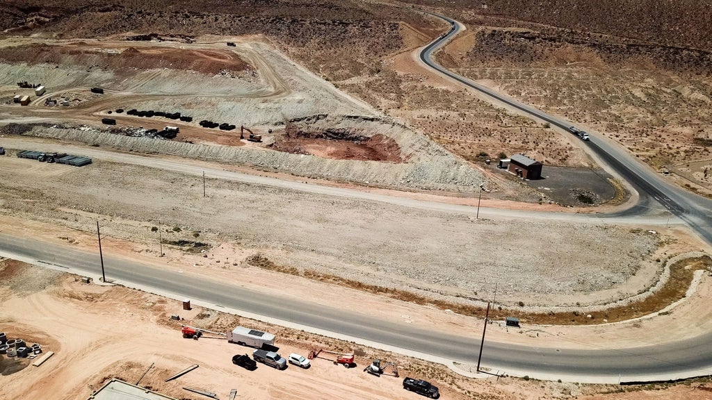 Photo of 105 N Landfill RD, Washington, UT 84780 (MLS # 26-275378)