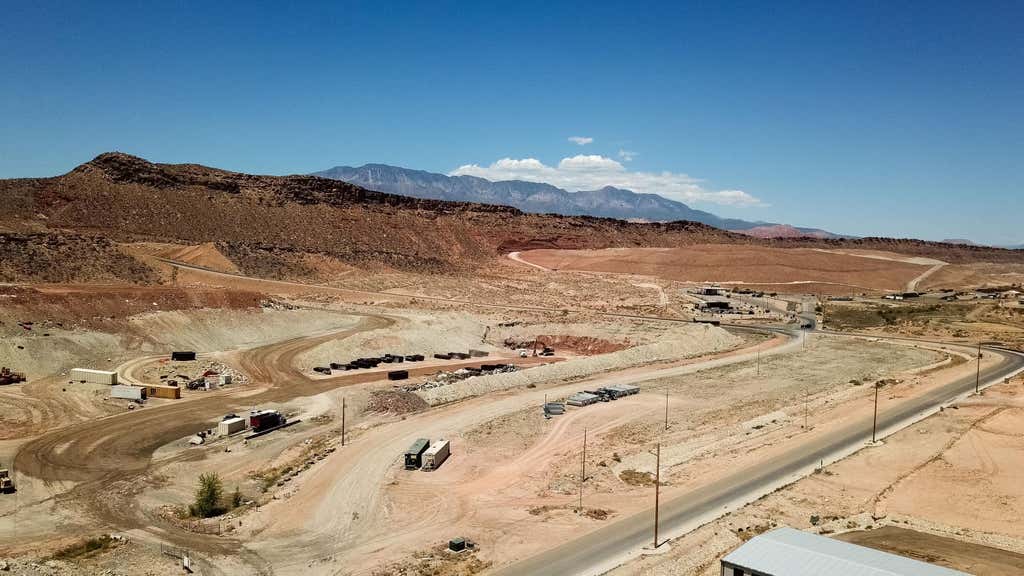 Photo of 105 N Landfill RD, Washington, UT 84780 (MLS # 26-275378)