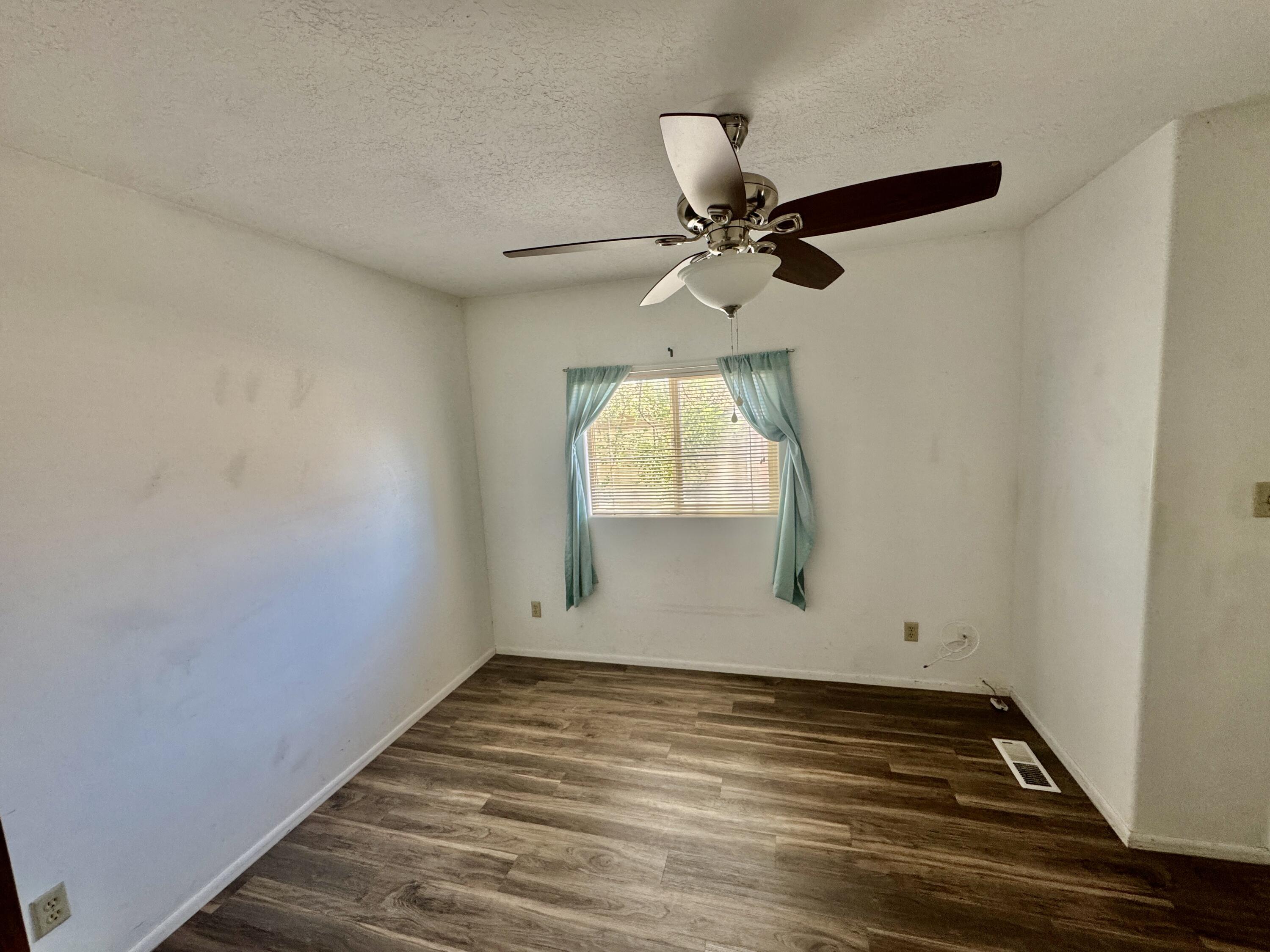 TWIN LAKES RV PARK - Residential