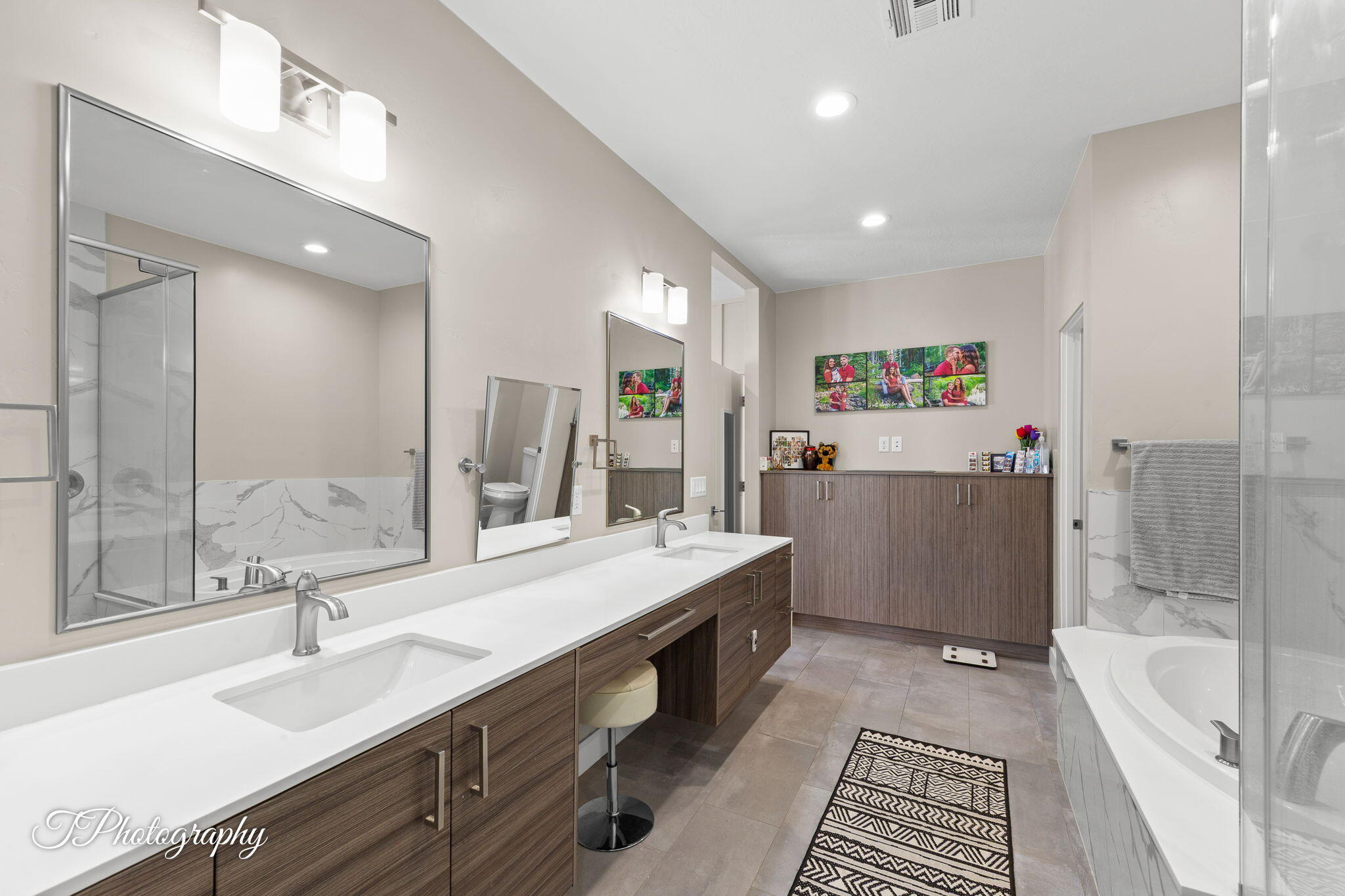 STONE POINT TOWNHOMES - Residential