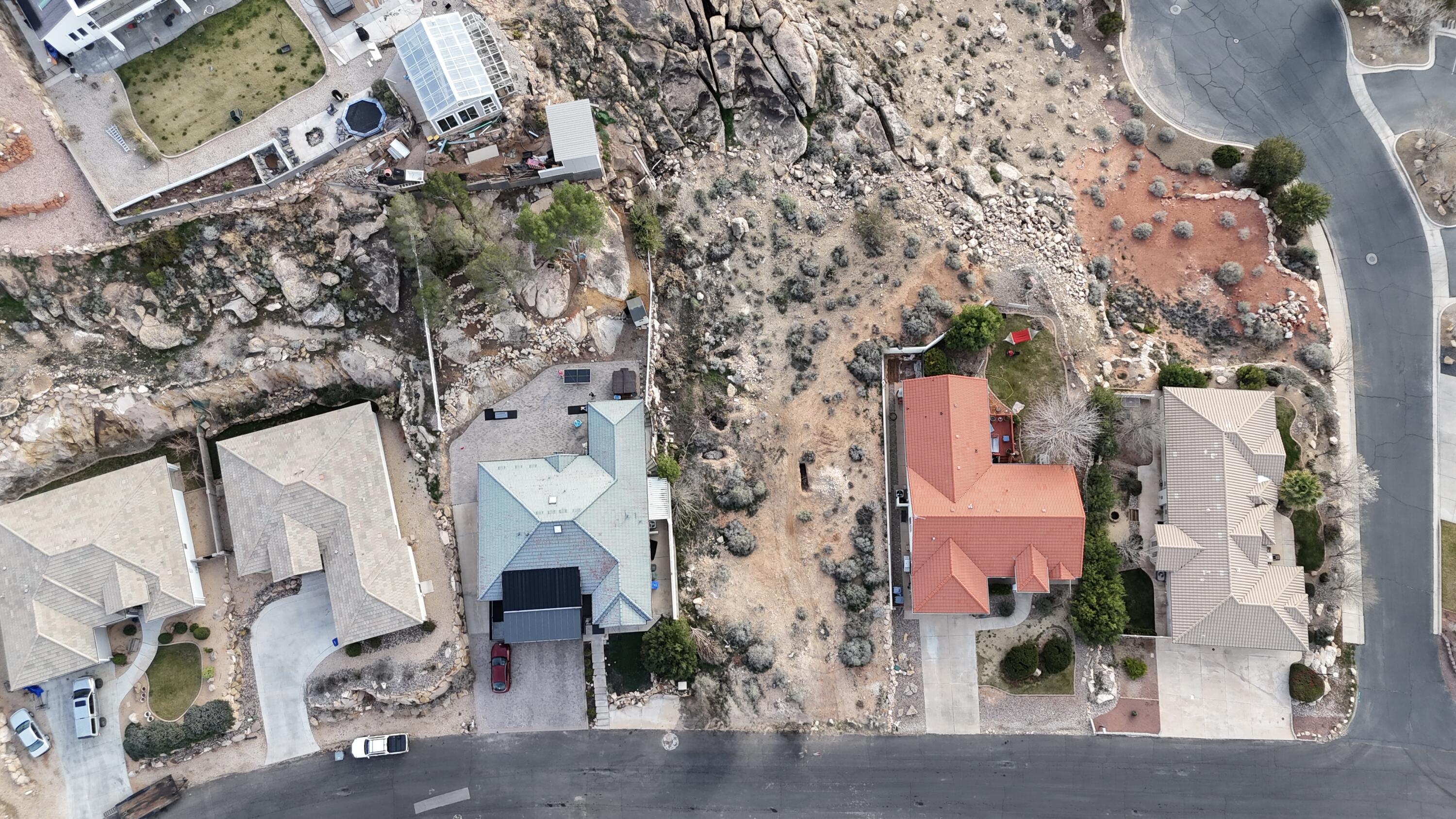 BLOOMINGTON HILLS - Land