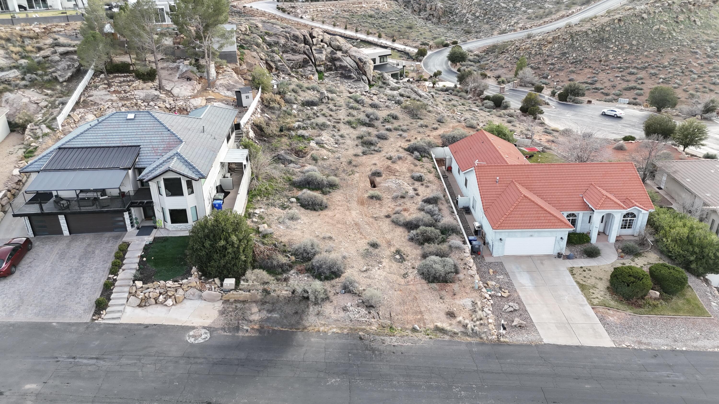 BLOOMINGTON HILLS - Land