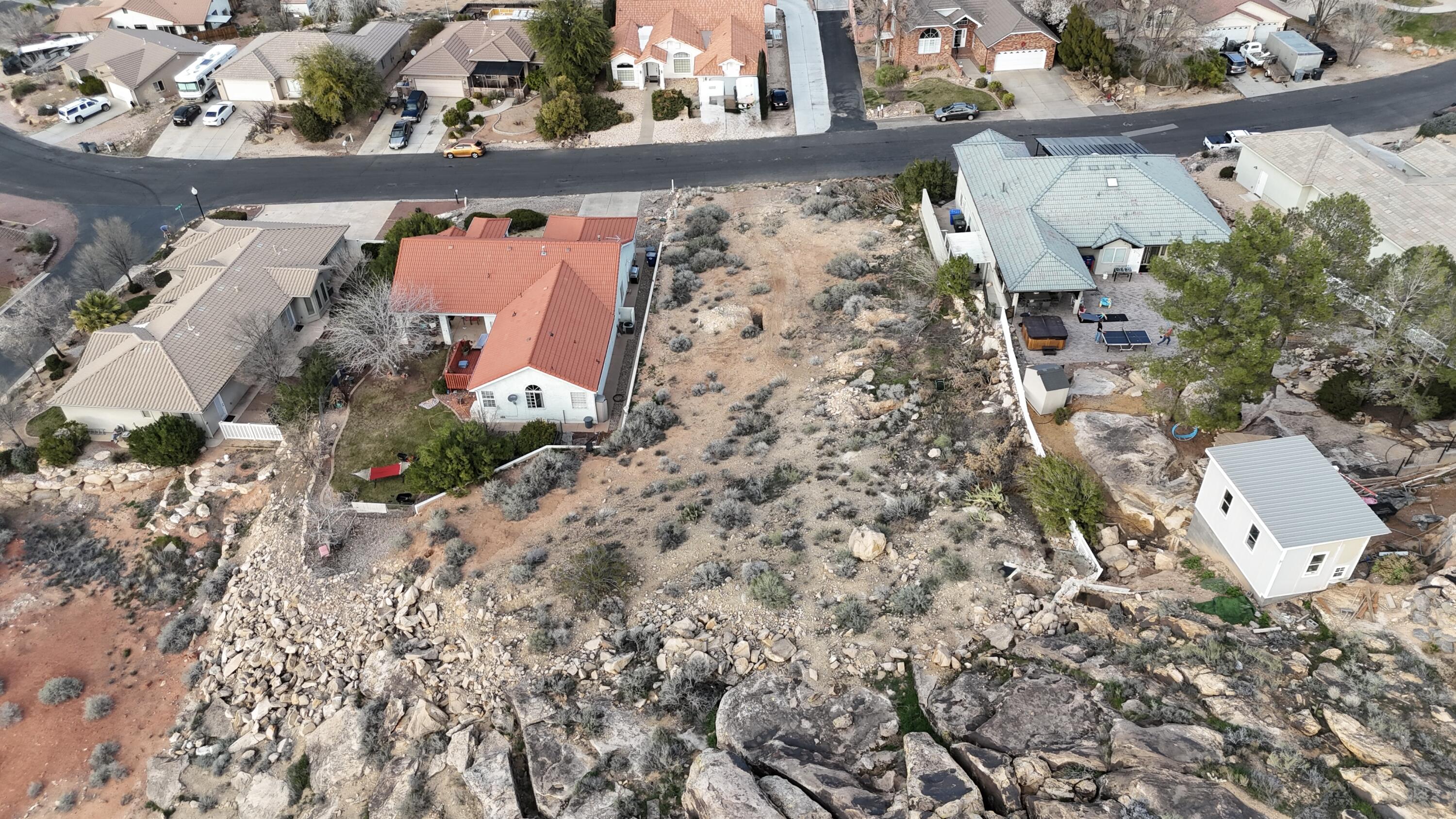 BLOOMINGTON HILLS - Land