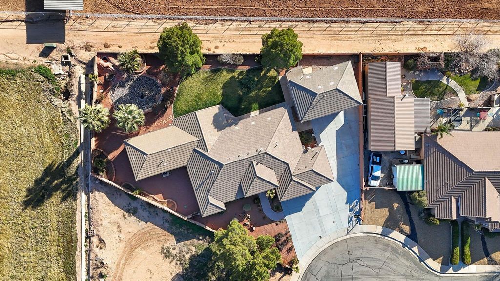 Photo of 720 E MEADOW LN, Washington, UT 84780 (MLS # 26-268605)