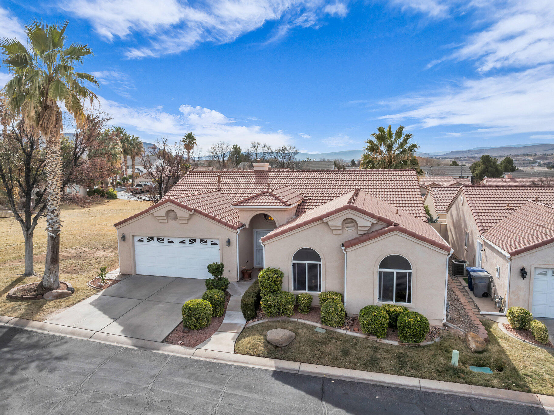 SILVERCREEK TOWNHOMES - Residential