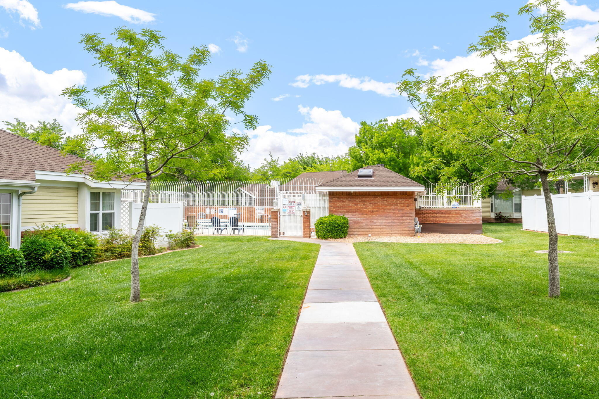 RED CANYON TOWNHOMES - Residential