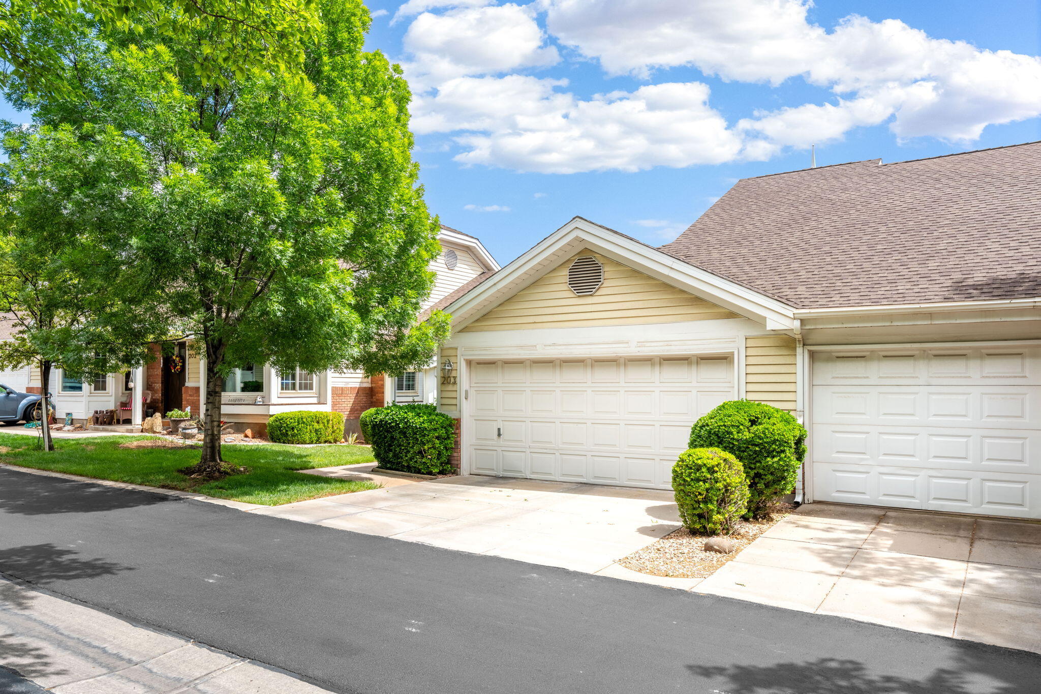 RED CANYON TOWNHOMES - Residential