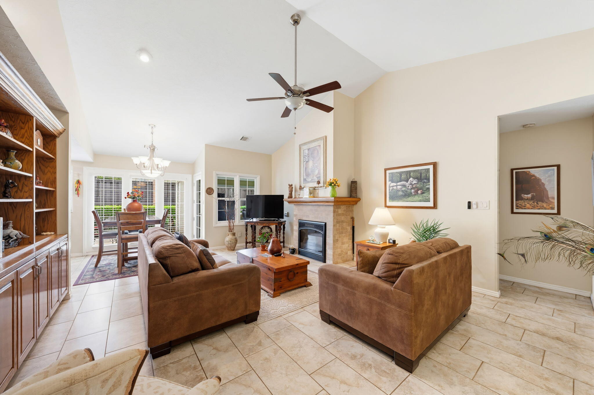 RED CANYON TOWNHOMES - Residential